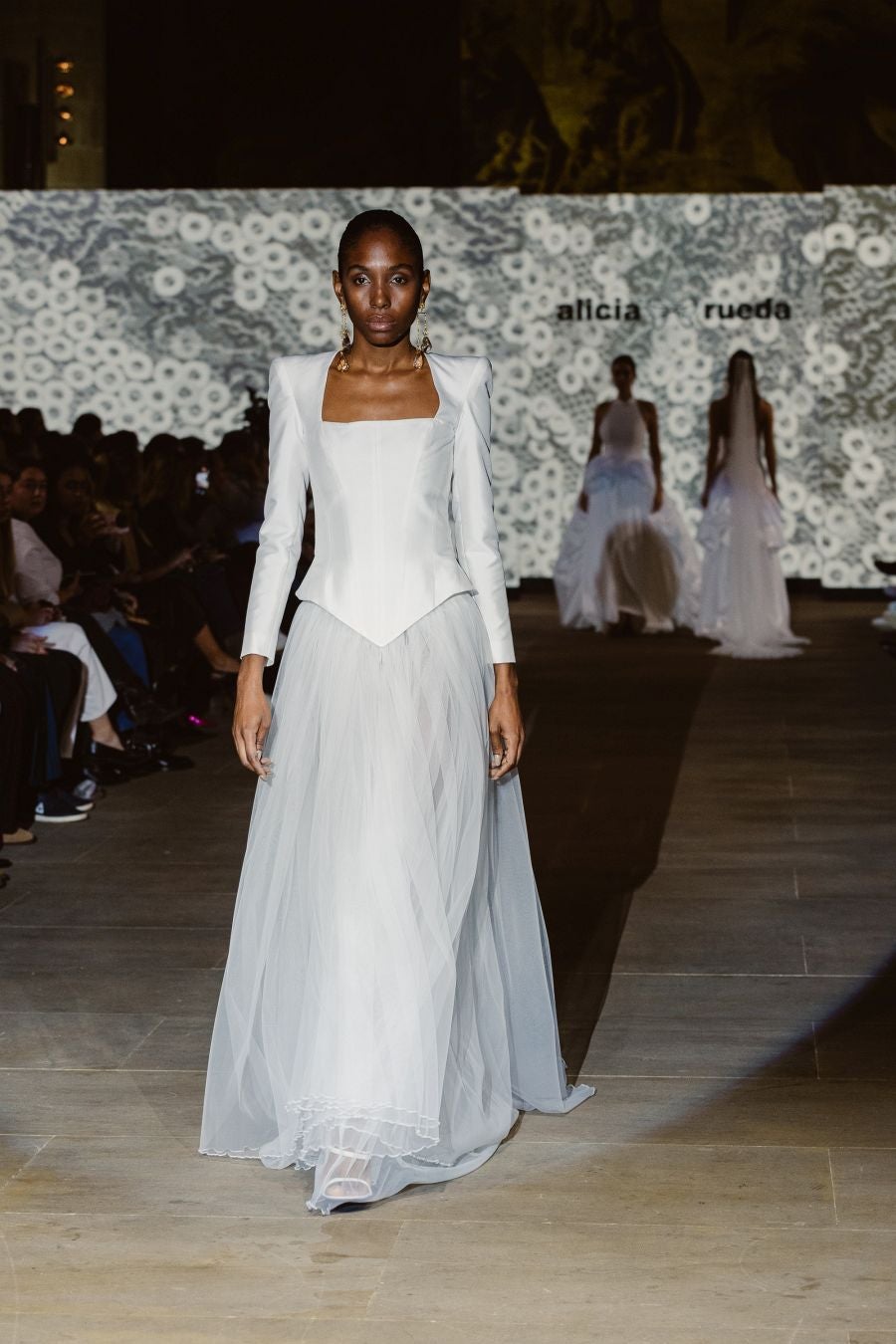 Alicia Rueda luce sus vestidos en San Telmo