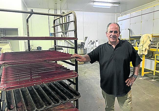 Kepa Galparsoro, de Zegama Okindegia, se retira tras un recorrido de 30 años en su negocio.