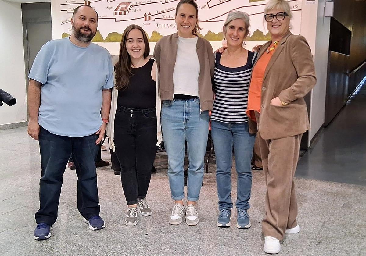 Koldo García (BioGipuzkoa), las cientíticas Maddi Astigarraga y Ainhoa Bereziartua, Garbiñe Etxezarreta (Kutxa Fundazioa) y Aizpea Goenaga, este viernes en la clausura de la tercera edición del ciclo.