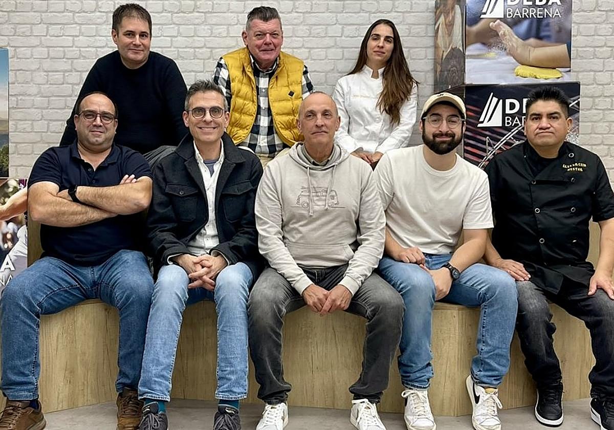 Tripontziak ekimenean aurten parte hartuko duten establezimenduen ordezkariak, aurkezpenean.