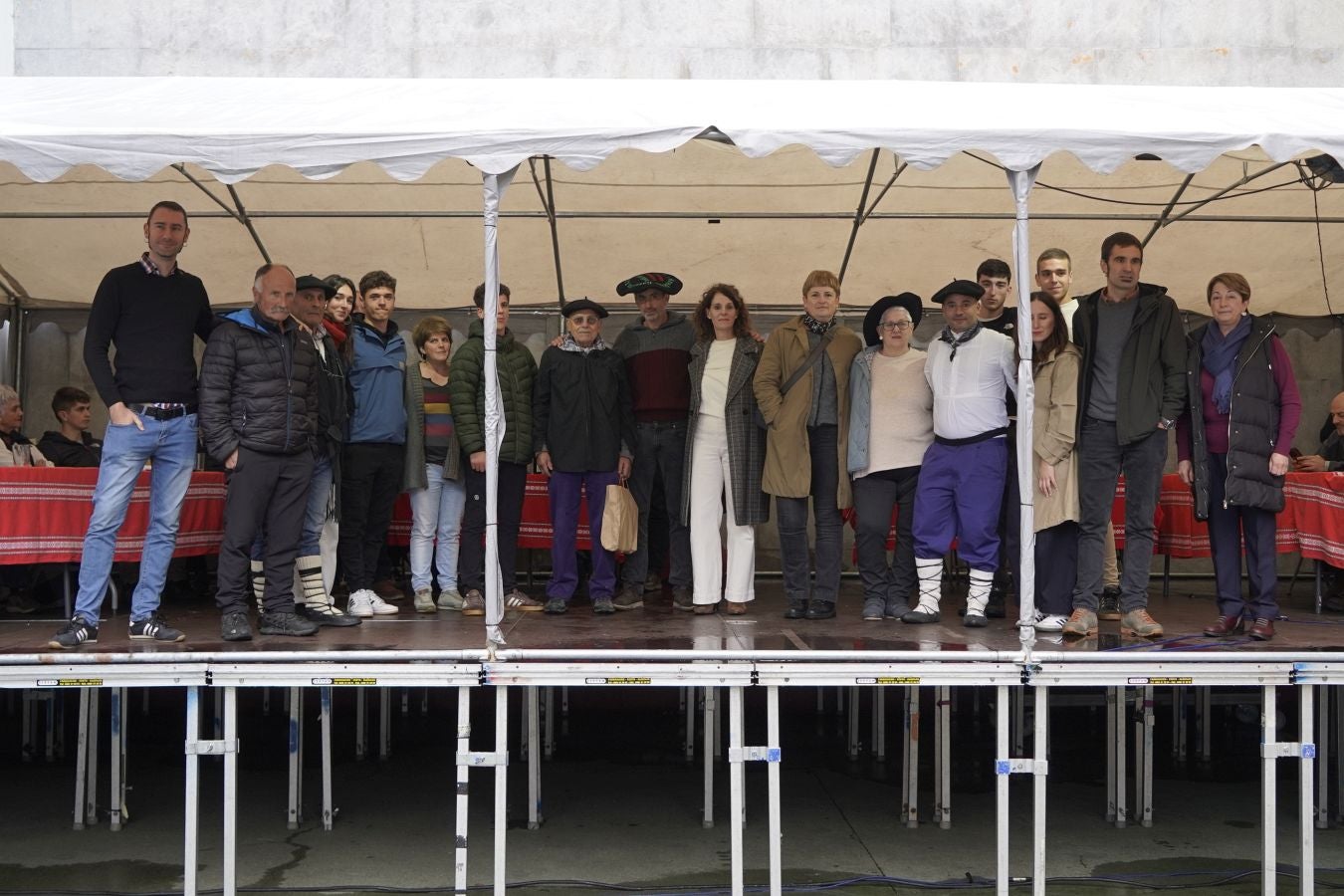 Ardiki egun bikaina Zaldibian