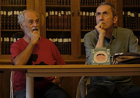 Juan Kruz Igerabide eta Jabier Muguruza, diskoaren aurkezpenean.