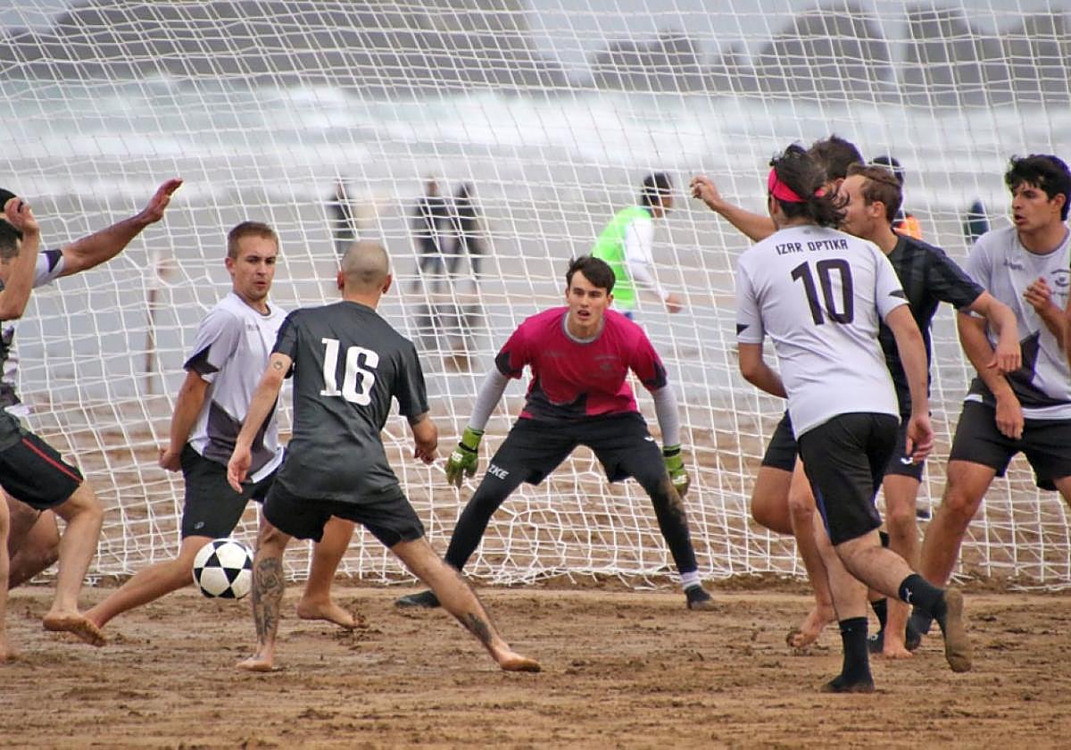 Euskaldunako 6 zenbakiak jaurti eta gola egingo dio Izar Optika taldeari.