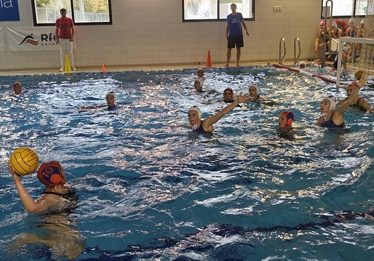 El equipo femenino logró una gran victoria en Pamplona.