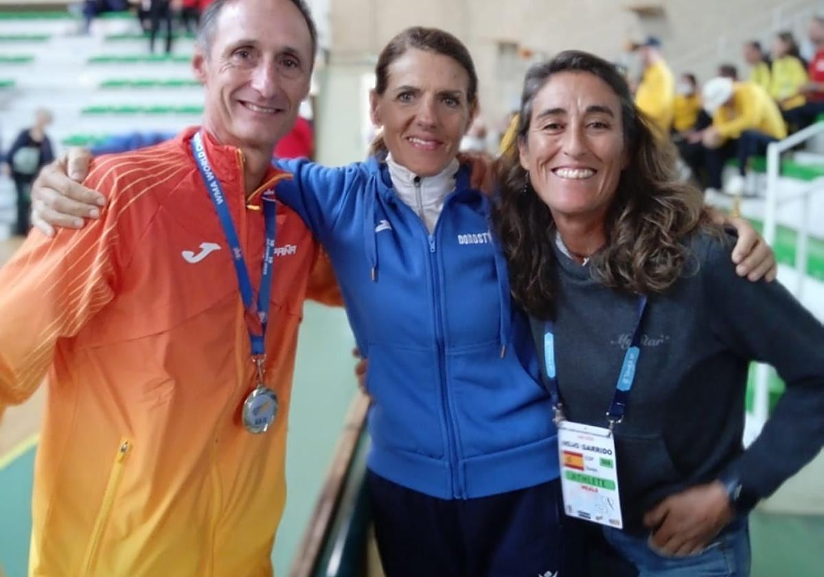 De las Hernas, Esnaola y Rojo en la localidad francesa de Albi.