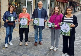Representantes del Ayuntamiento y de Gertu en la presentación de la campaña de otoño de ErrotaHerria.