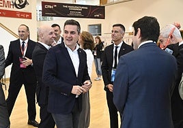El consejero de Industria, Mikel Jauregi, durante la inauguración del congreso de máquina-herramienta de este miércoles.