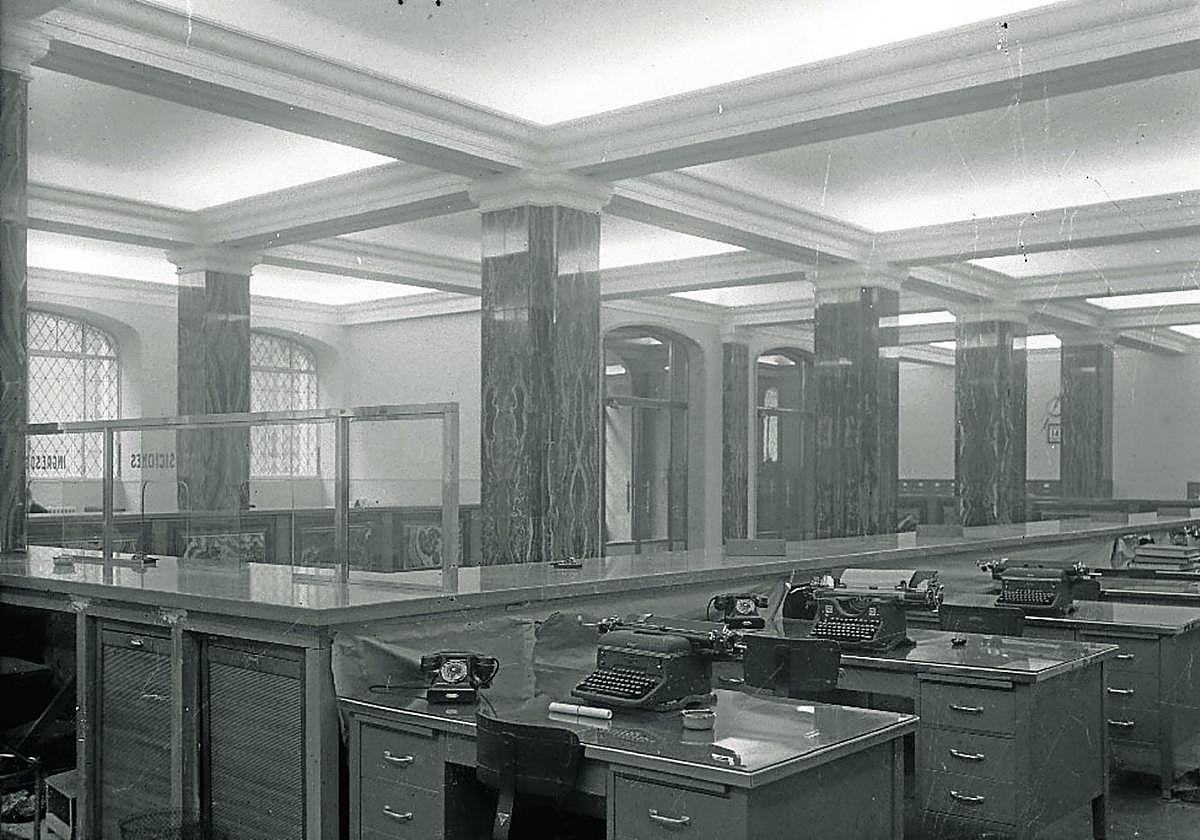 El primitivo 'patio de operaciones' de la Caja de Ahorros Municipal.
