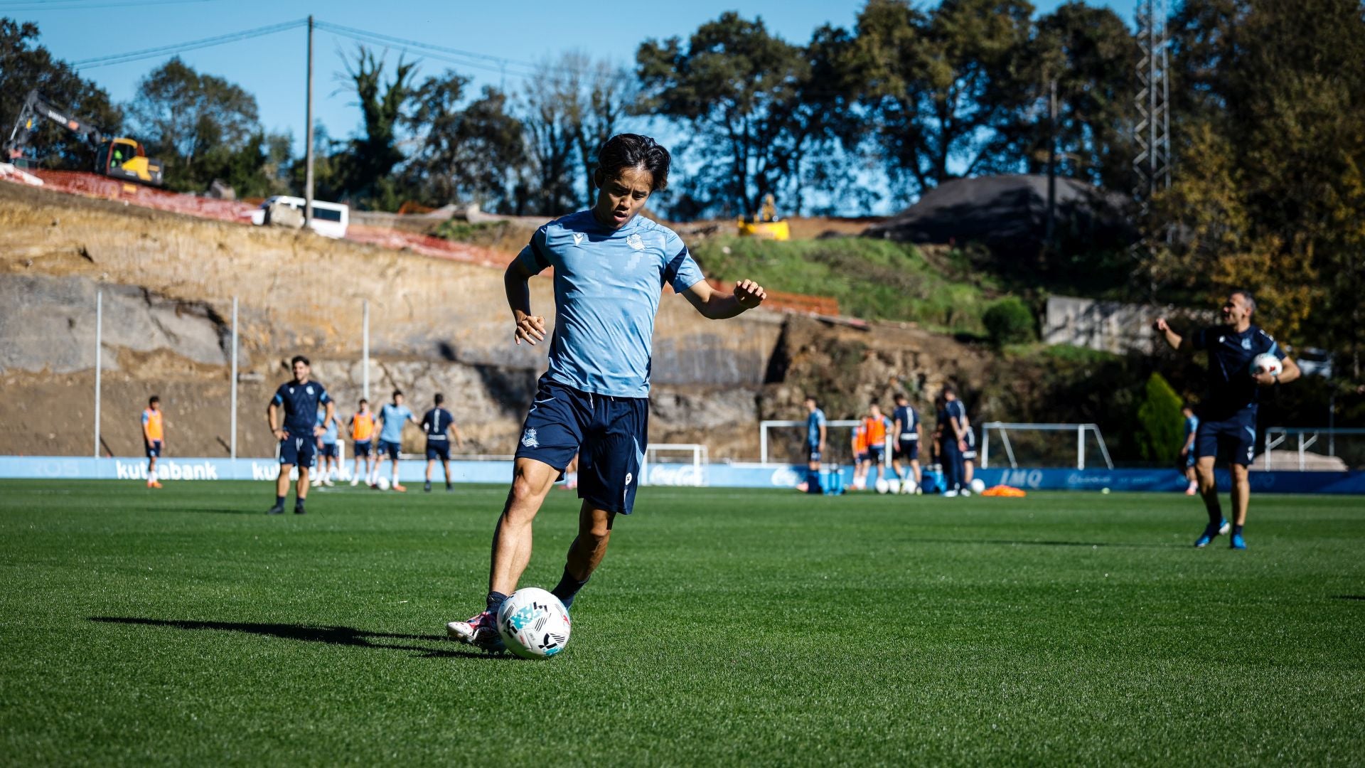 Soleado ensayo para el derbi en Zubieta