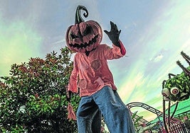 El zancudo de Halloween será uno de los personajes que aparecerá este viernes en la calle Luis Mariano en la fiesta organizada por Marrubi.