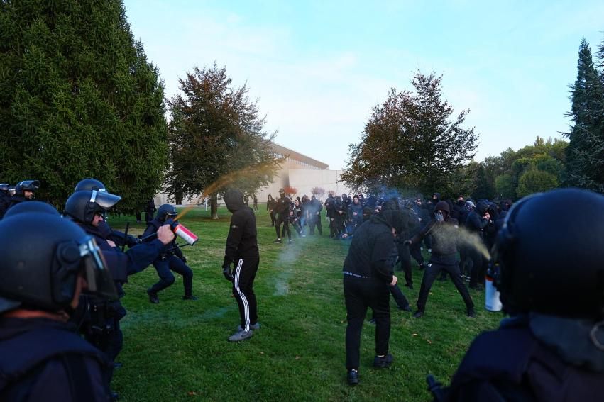 Los disturbios se han trasladado al barrio de Iturrama en Pamplona
