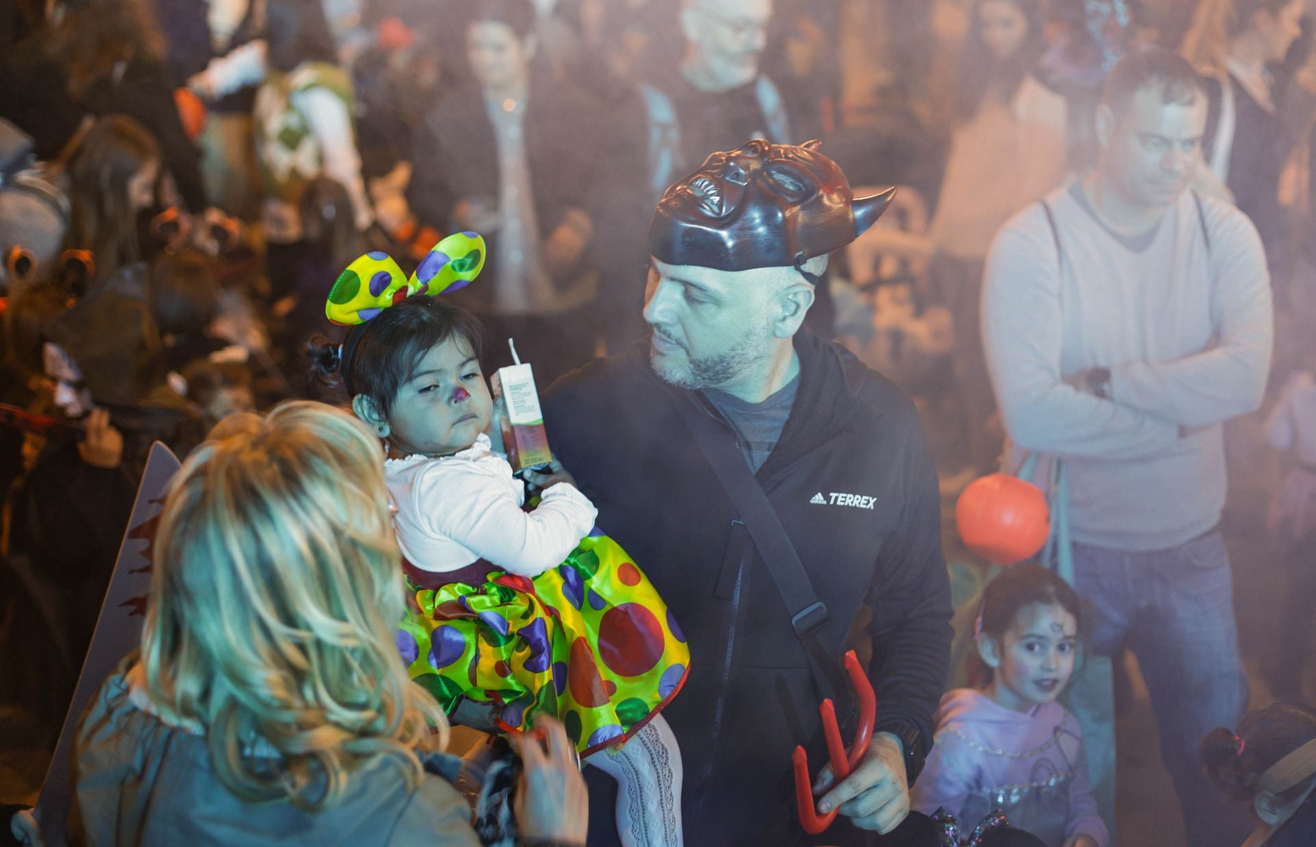 Gau Beltzaren izpiritua berreskuratu dute Irunen