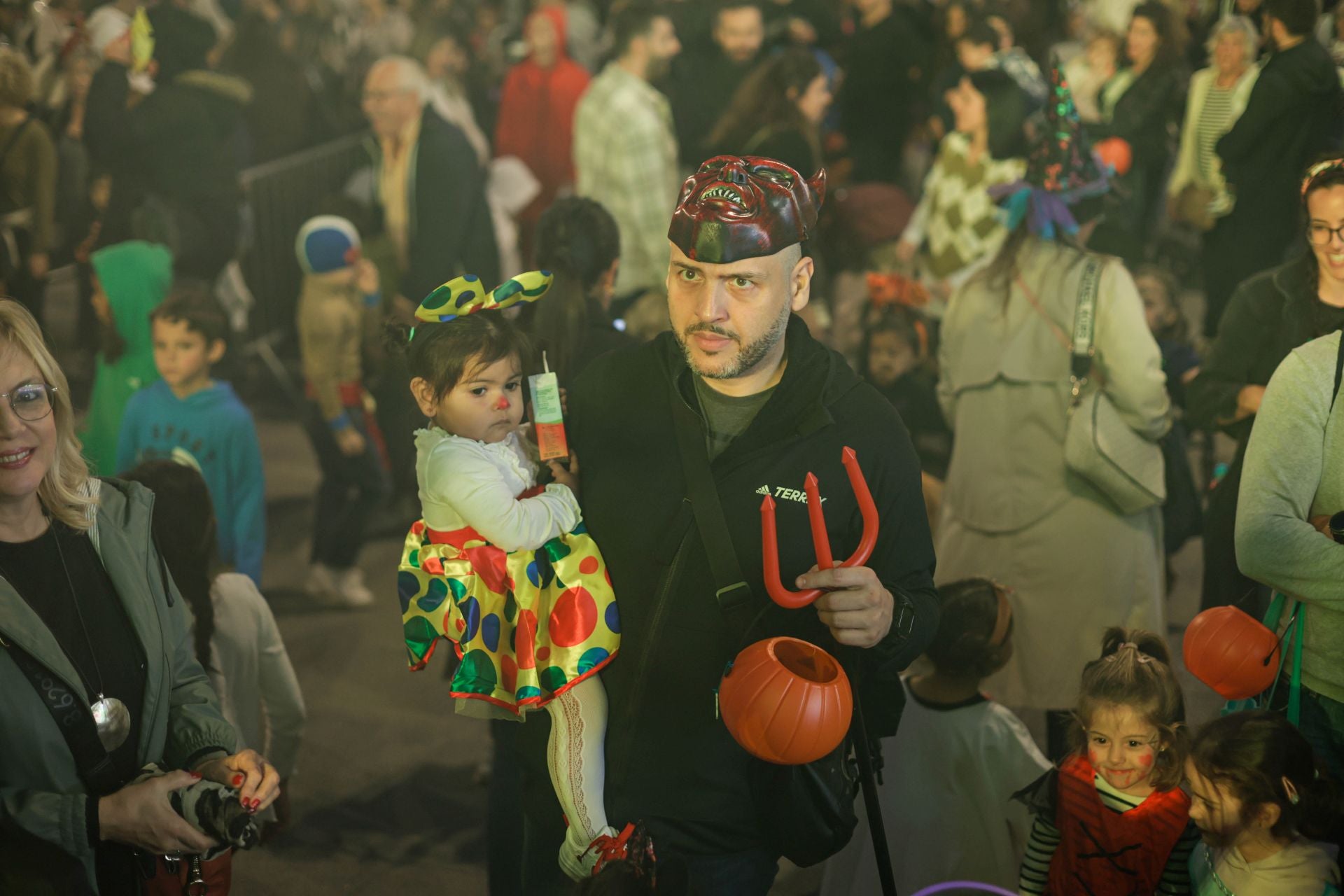 Gau Beltzaren izpiritua berreskuratu dute Irunen