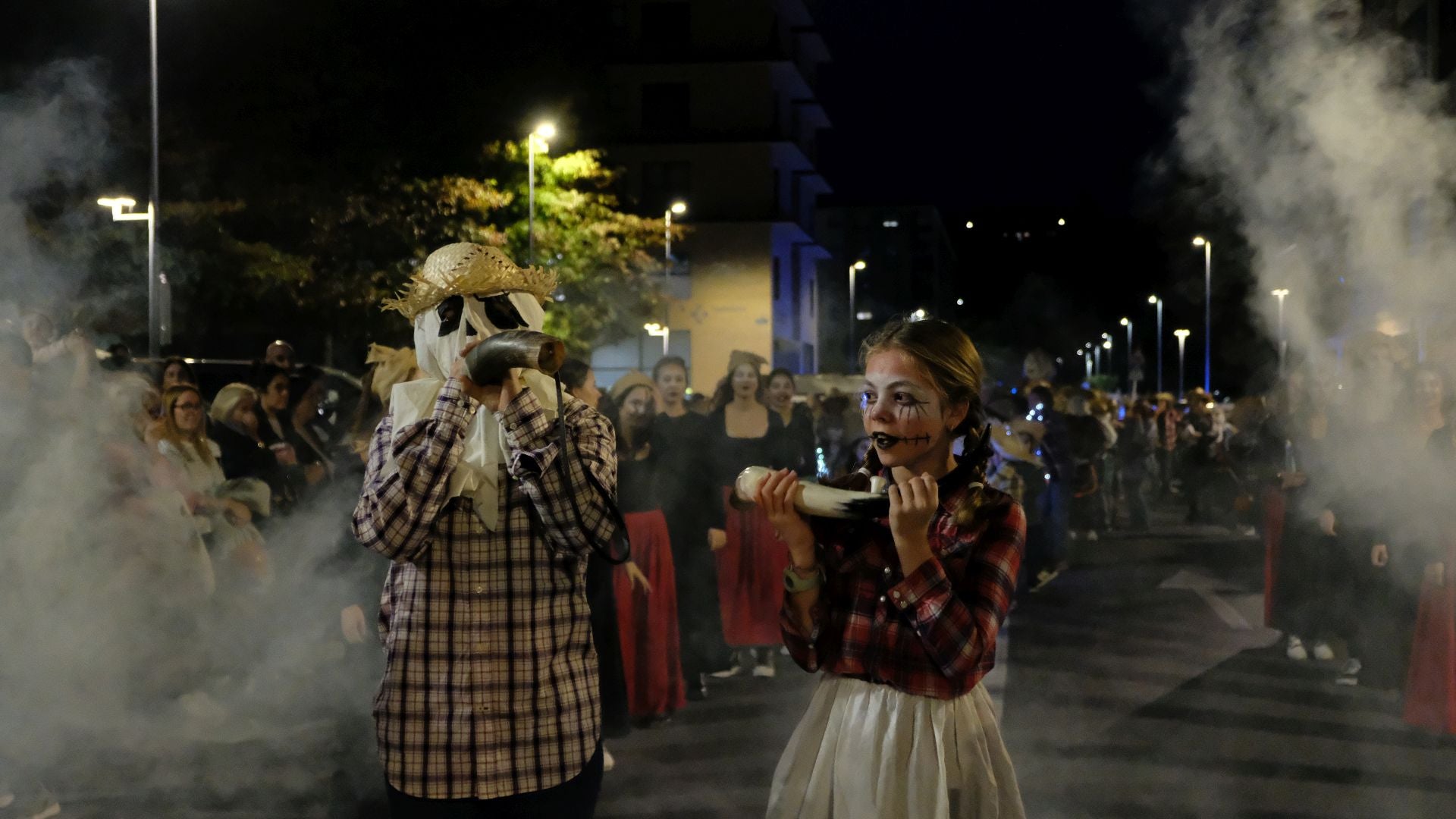 200 personas toman las calles de Urnieta