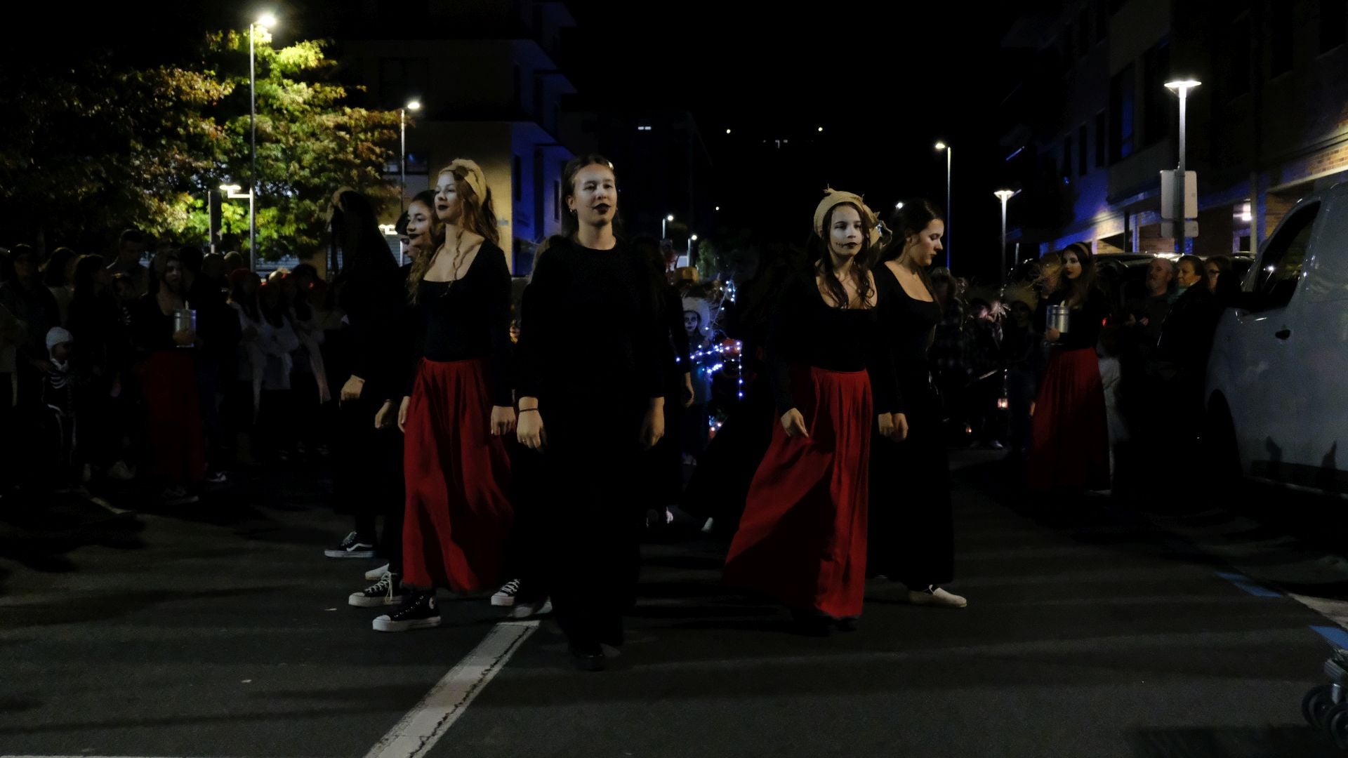 200 personas toman las calles de Urnieta