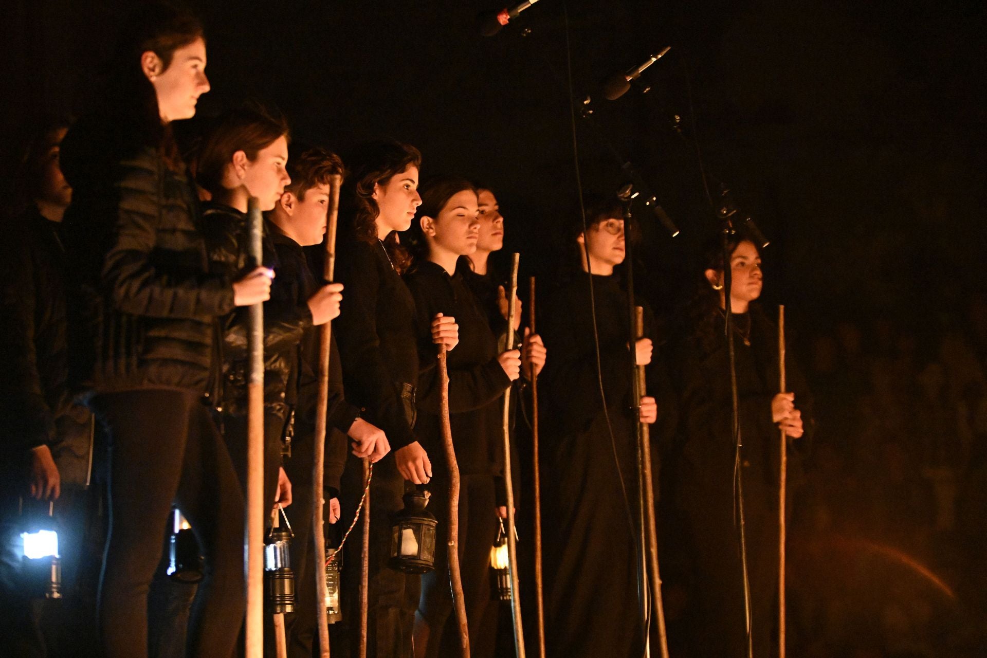 Makilak, kandelak eta mozorroak Tolosan