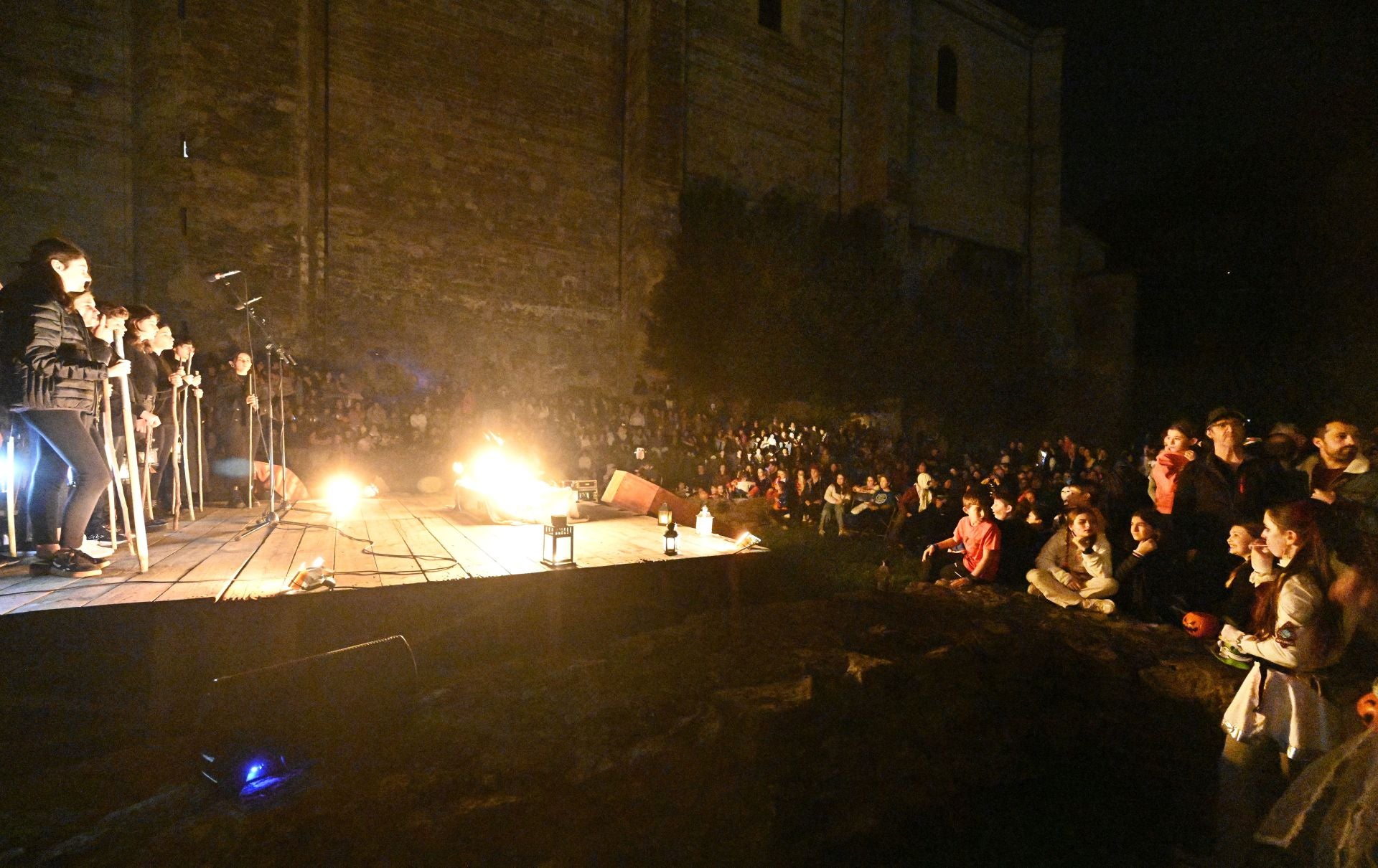 Makilak, kandelak eta mozorroak Tolosan