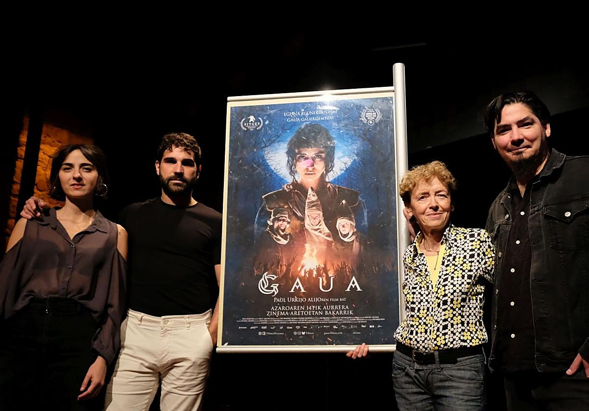 Erika Olaizola, Xabi 'Jabato' López, Iñake Irastorza y Paul Urkijo, en la presentación de la película que inauguró la Semana de Cine Fantástico y de Terror.