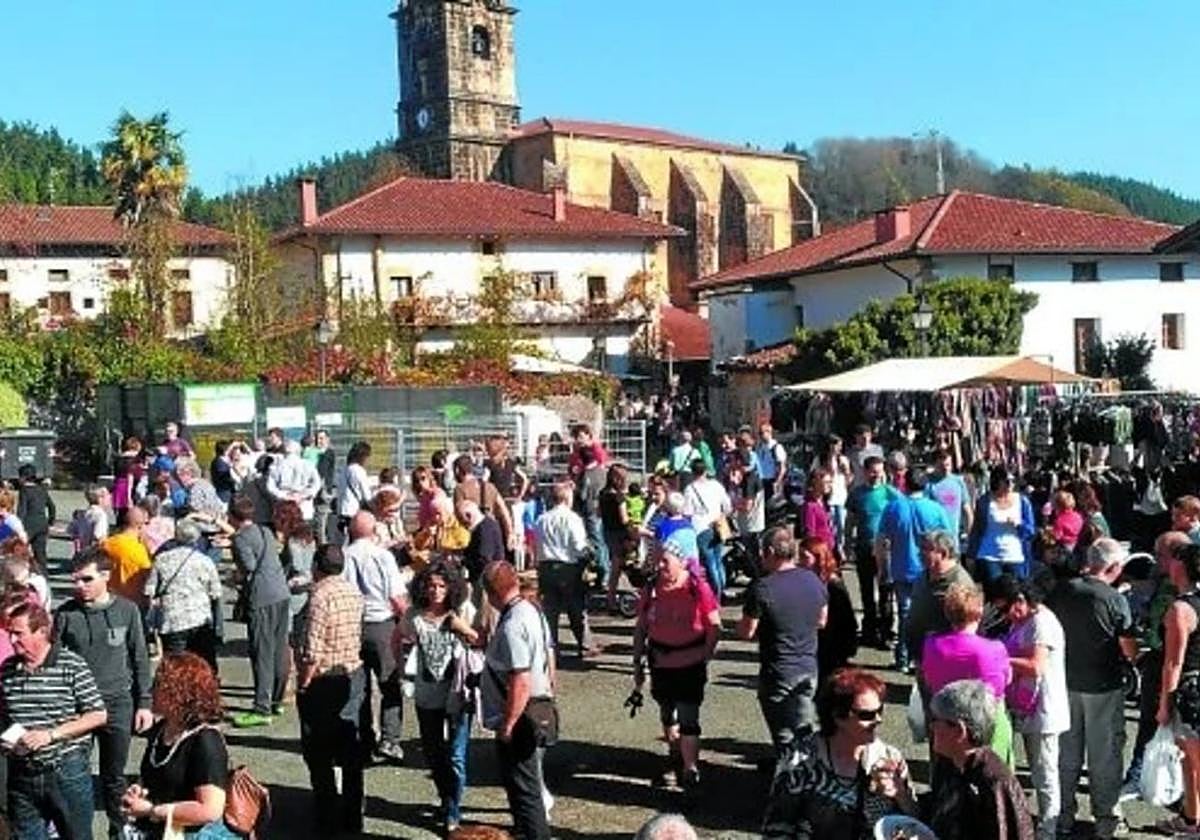 Jendetza espero dute antolatzaileek igandean ospatuko den XVII. Txerri Azokan.