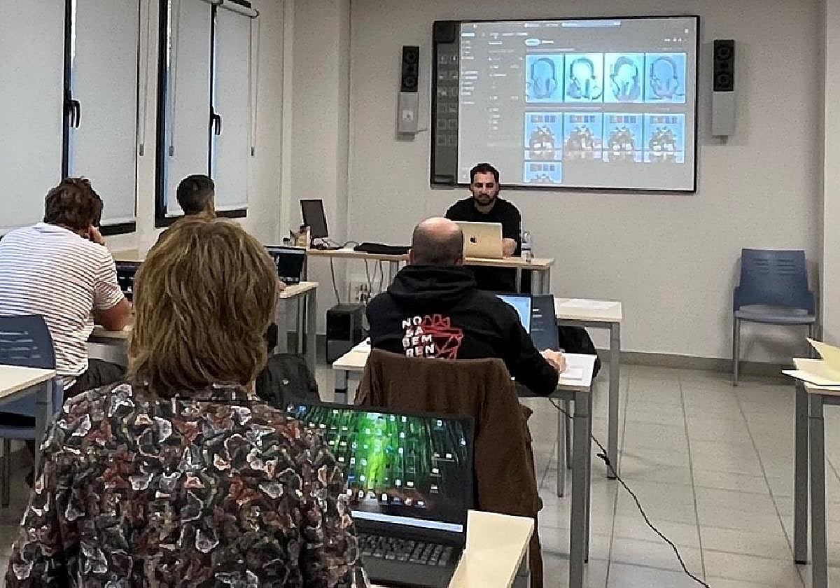 Lehenengo ikastaroak arrakasta handia izan du.