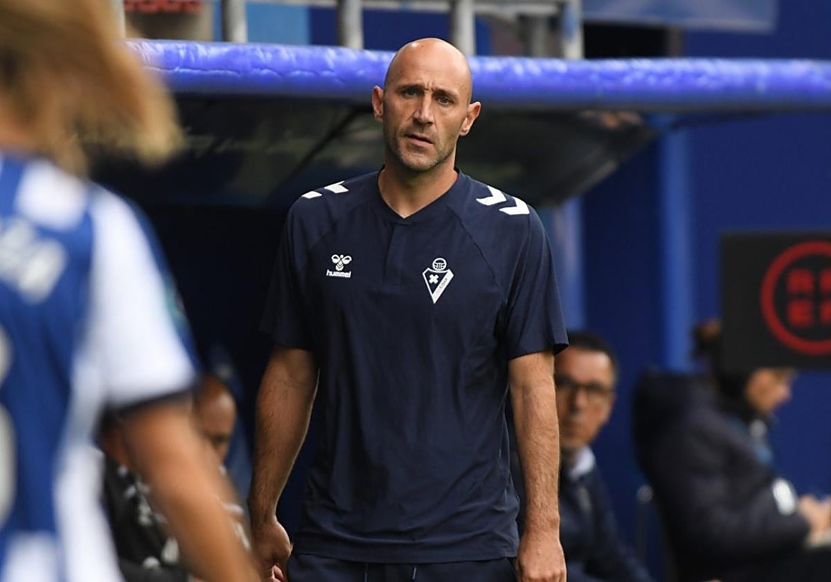 Iñaki Goikoetxea durante el partido previo al parón en Ipurua, donde el Eibar cayó derrotado en el derbi ante la Real Sociedad.