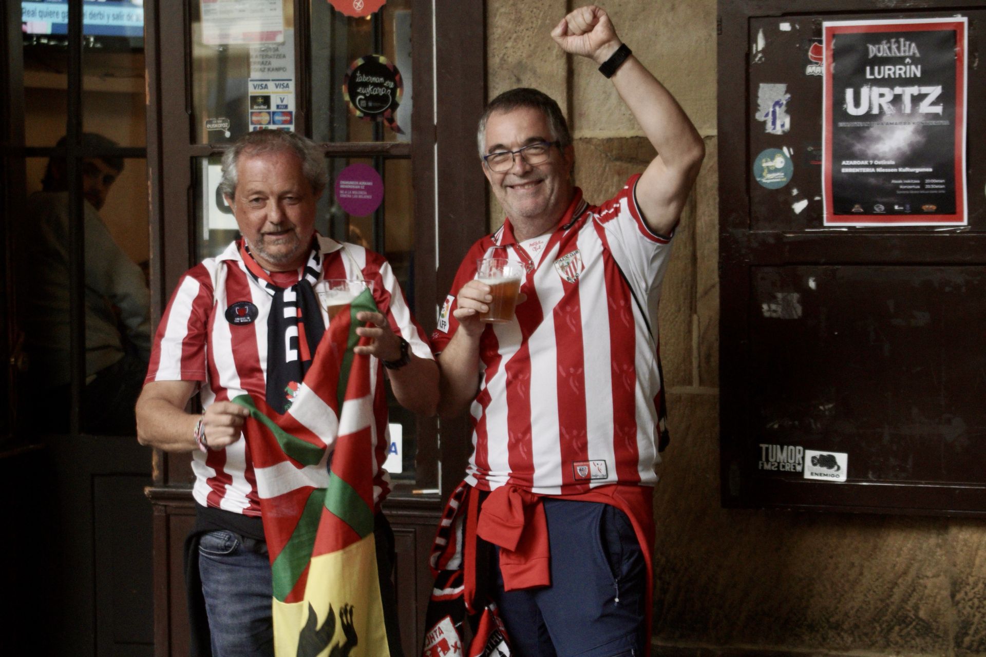Gran ambiente previo al derbi en Donostia