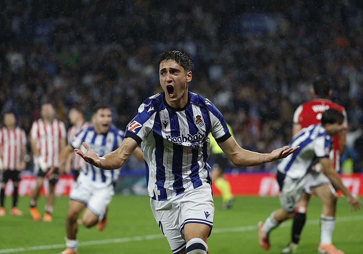 Gorrotxategi celebra su gol, el de la victoria.