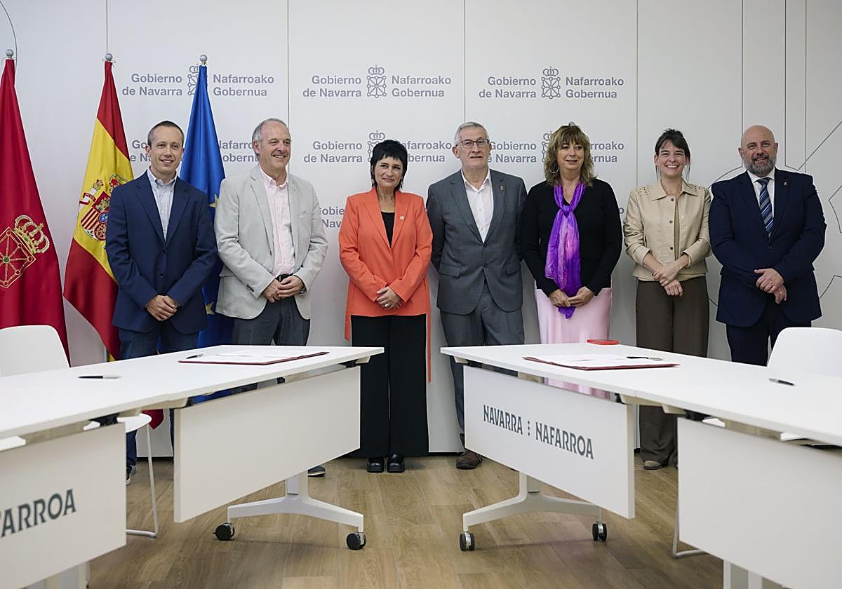 Representantes del Gobierno de Navarra y de EH Bildu.