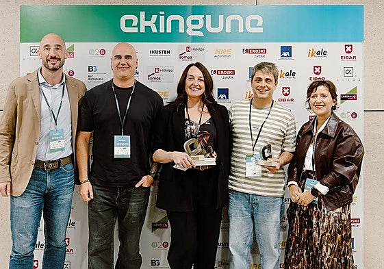 Jon Iraola, Sergio Nievas, Julia Quintana,Jon Gabilondo y Vanesa Hortas.