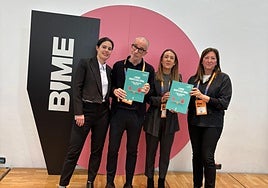 Amaia Santana, Jon Icazuriaga, Nora Sarasola eta Ana Lopez Asensio, liburuaren aurkezpenean.