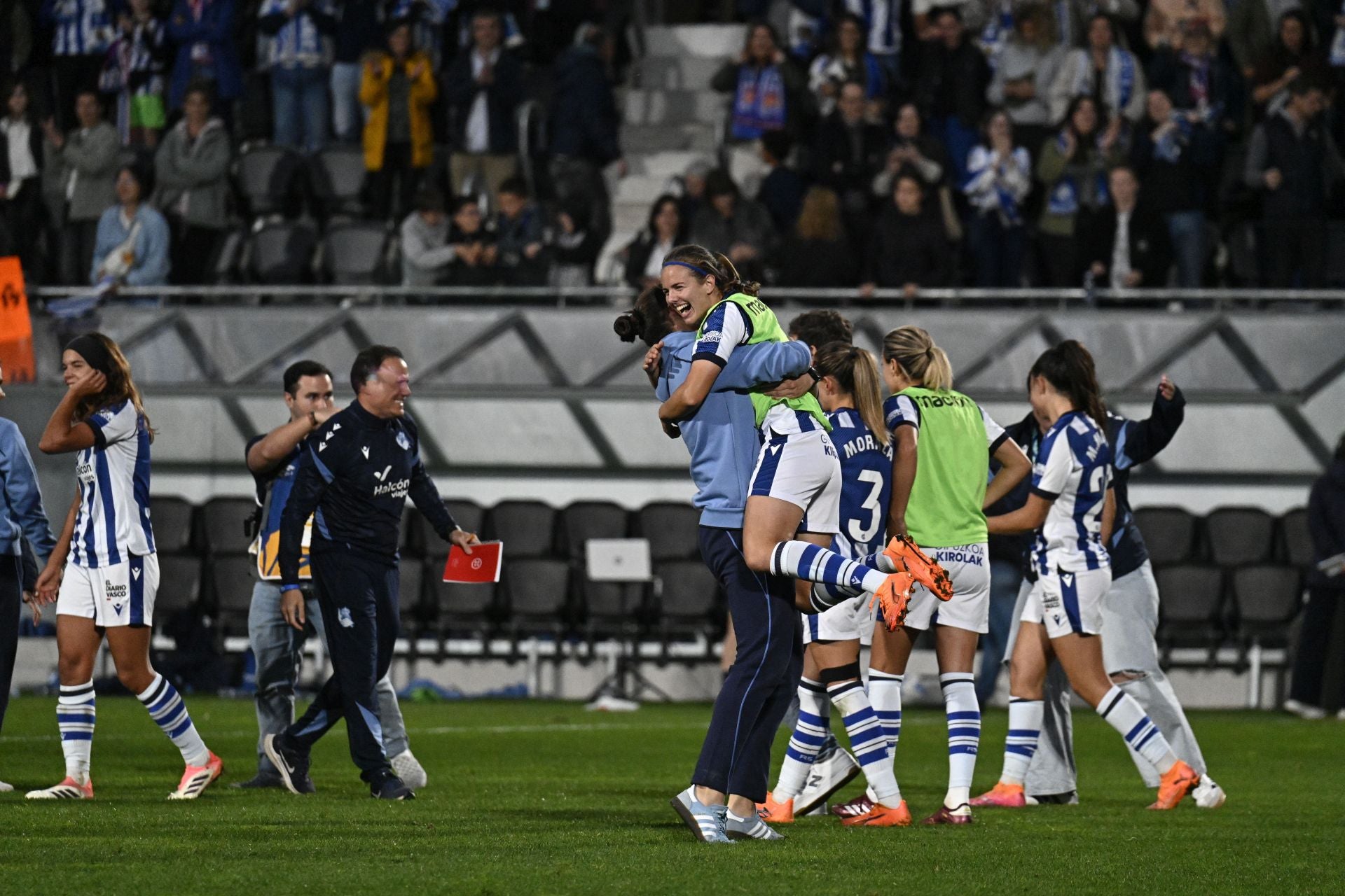 La celebración de la victoria ante el Barça, en imágenes