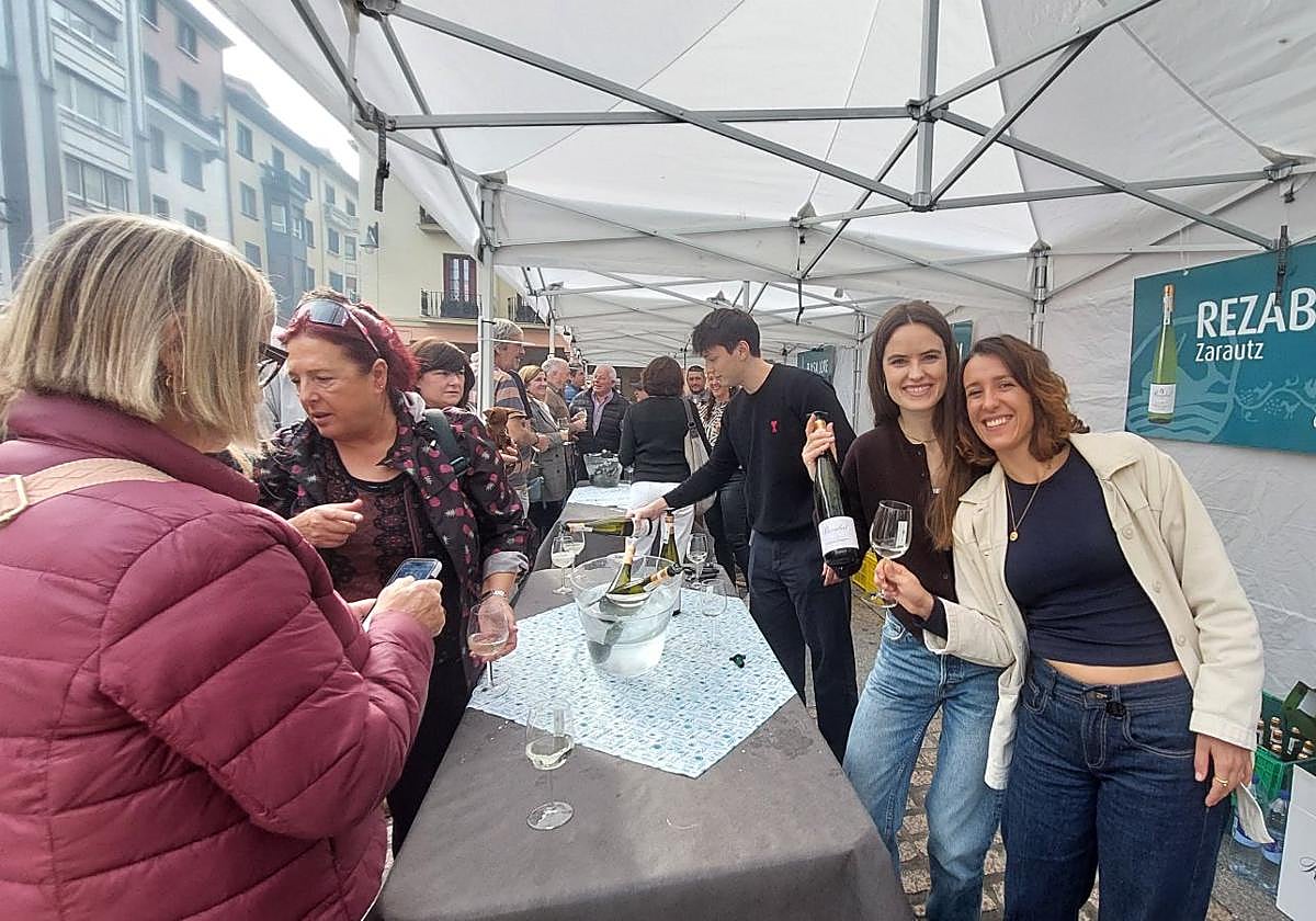 Zarautz brinda por su Txakolin Eguna