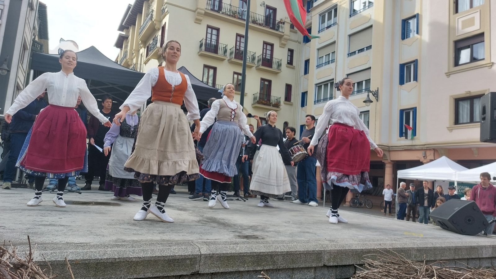 Zarautz brinda por su Txakolin Eguna