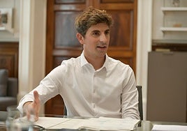 Insausti, en el despacho de Alcaldía durante la entrevista.