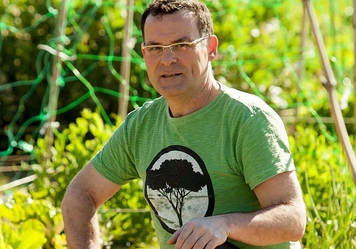 «Baratza da gelditzen zaigun iraultza toki bakarra»