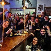 Roberto Navidades celebra una reunión navideña en Casa Delapio.