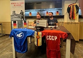 Imagen de la presentación de la obra en la S.C. Loinaz.