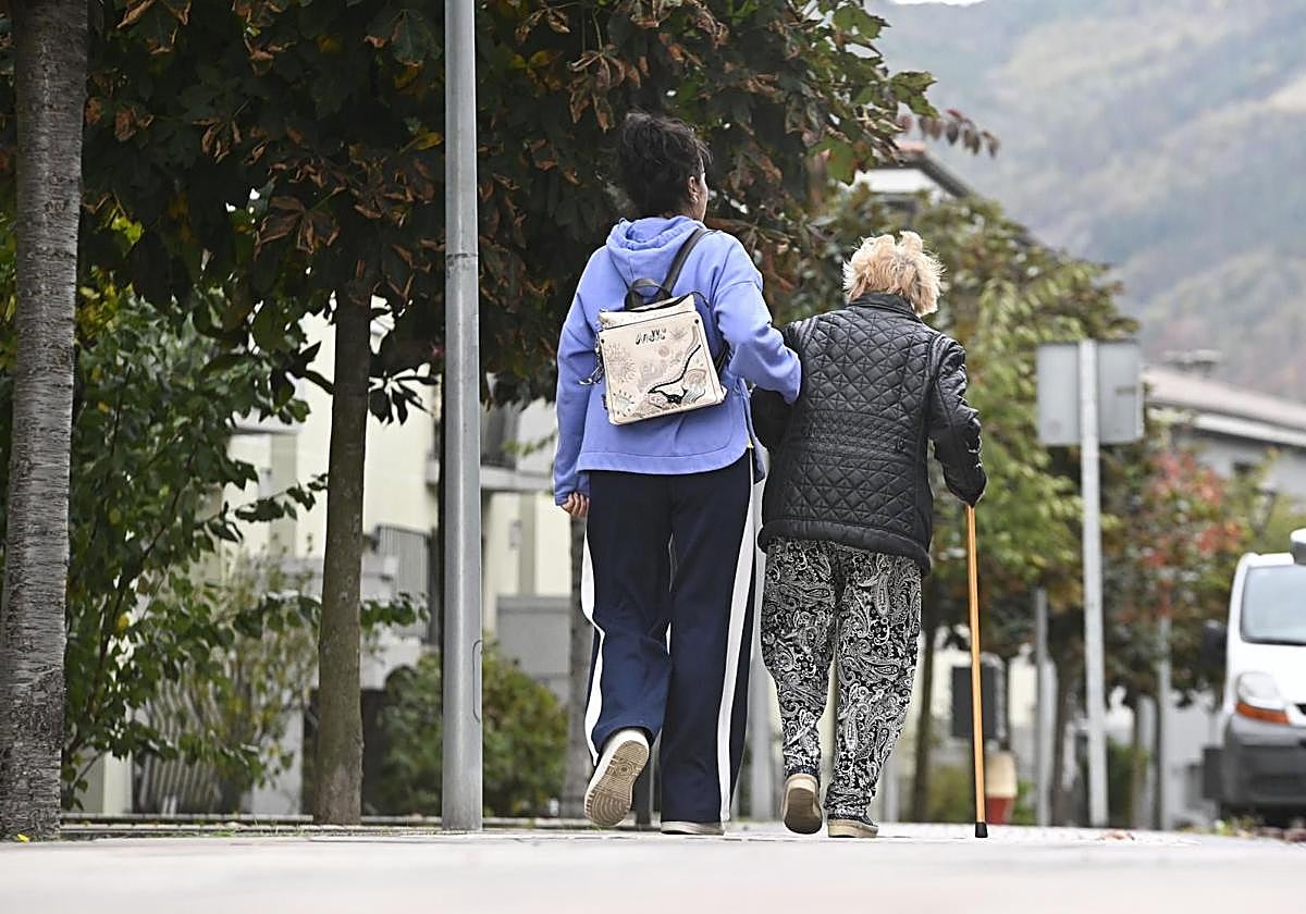El Gobierno Vasco mejorará la formación de cuidadores.