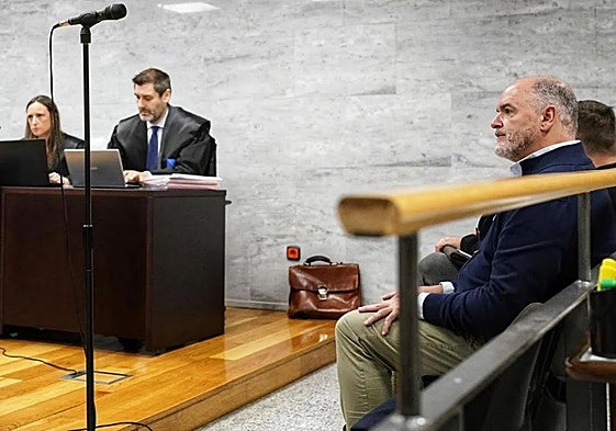 Fernando Izaguirre, antes del inicio del juicio oral.