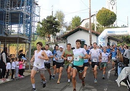 Ohitura denez, lasterketaren helmugan San Martingo elizaren kanpaia jo ohi dute korrikalariek.