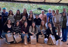 Homenaje  de Olagarro  a las remeras