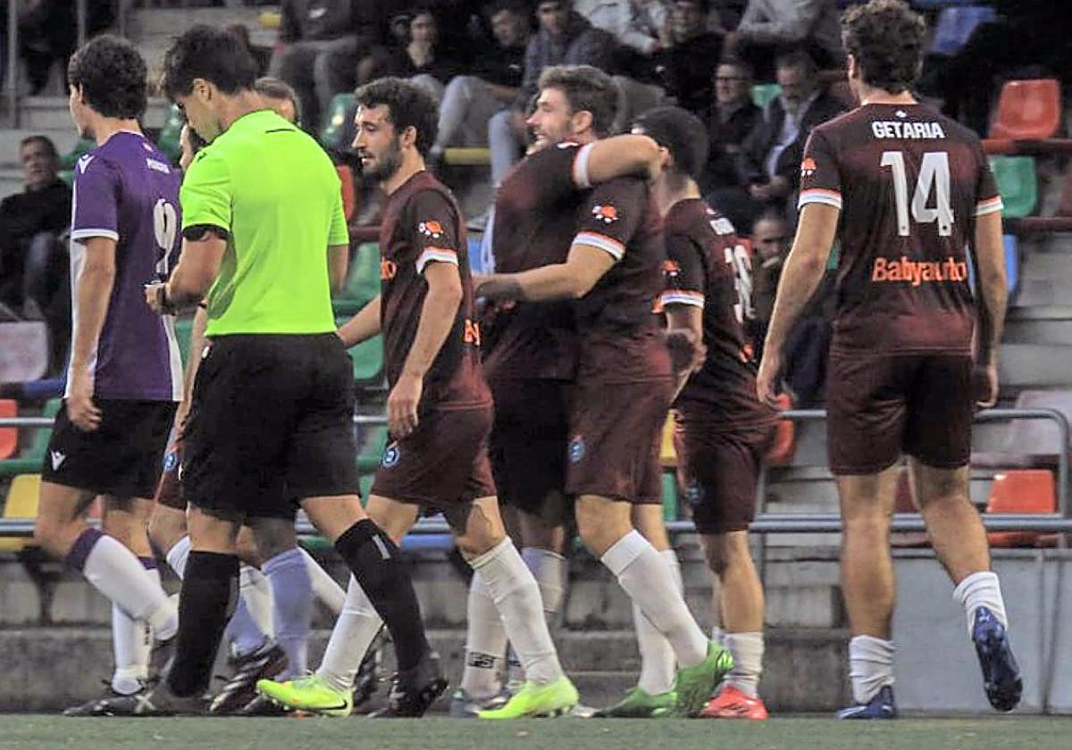 Golak ospatzen pozik dabiltza getariarrak aurtengo denboraldian.