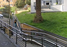 Un tramo de la rampa mecánica de San Roque para un mes por mantenimiento