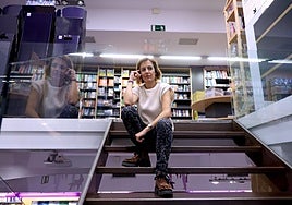 Katixa Agirre idazlea, 'Barne zerbitzuak' liburua Elkarren aurkeztu aurretik.