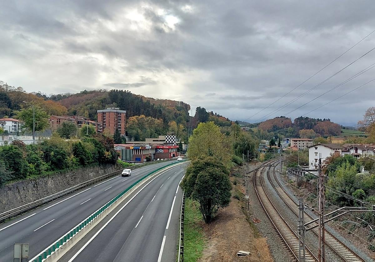 El ascensor se situará en la zona de Tximista para cruzar a Altamira por una pasarela.