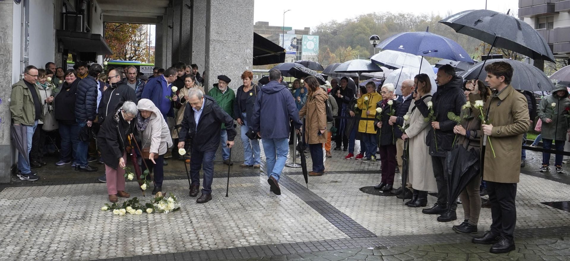 Donostia ya cuenta con una placa en memoria de Rosa Zarra