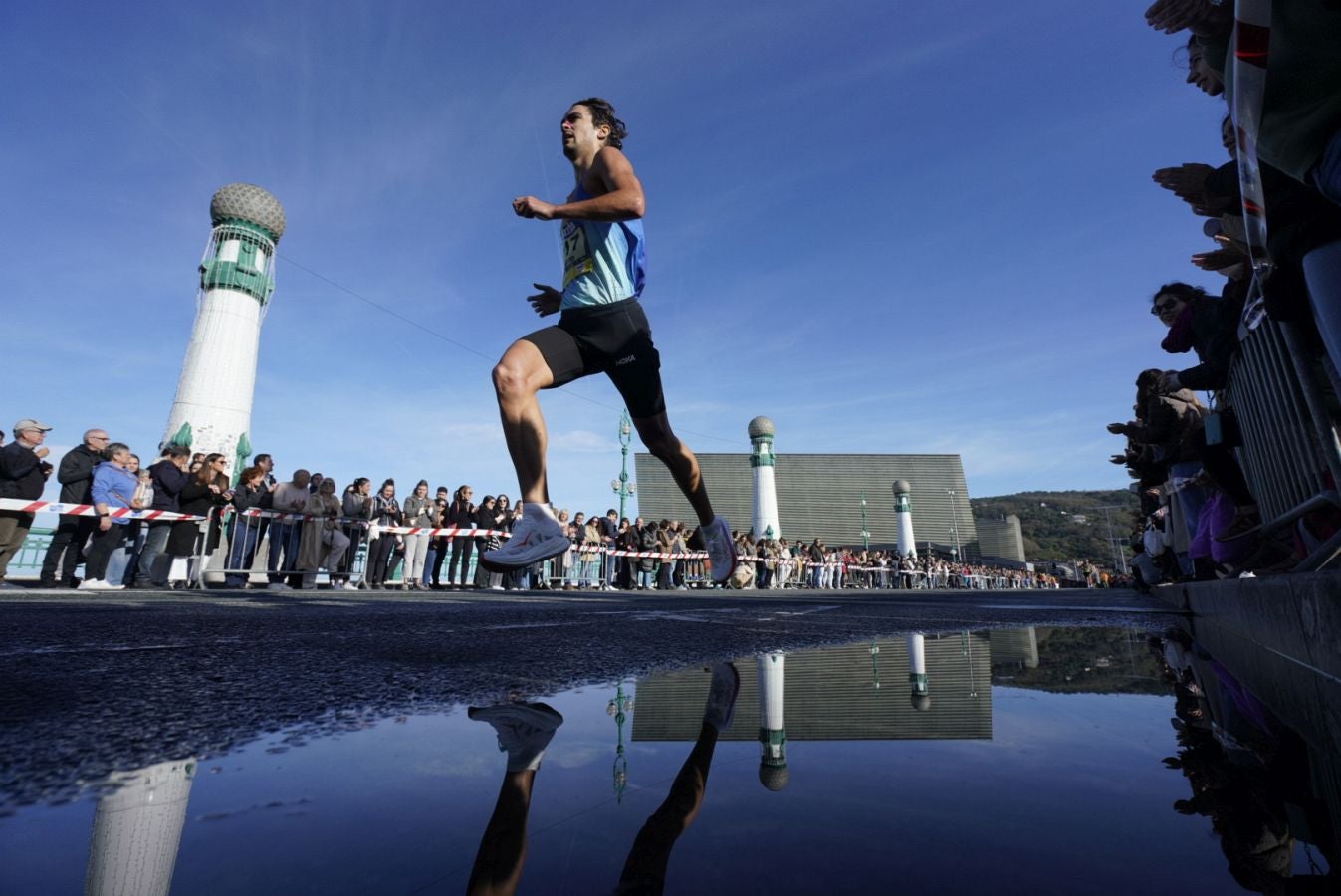 La Behobia - San Sebastián, a su paso por el Kursaal donostiarra