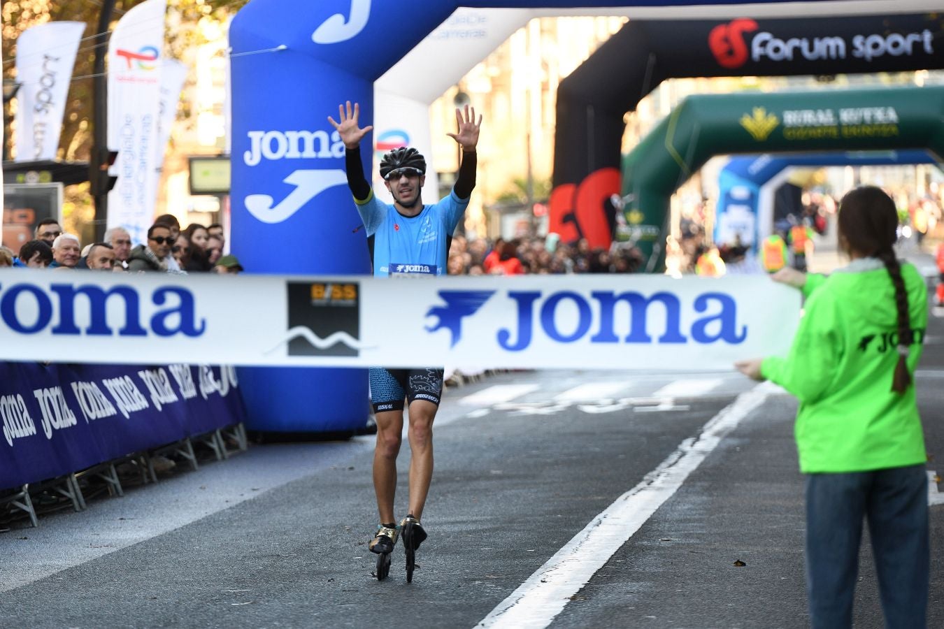 Las imágenes de la llegada a meta en el Boulevard de San Sebastián