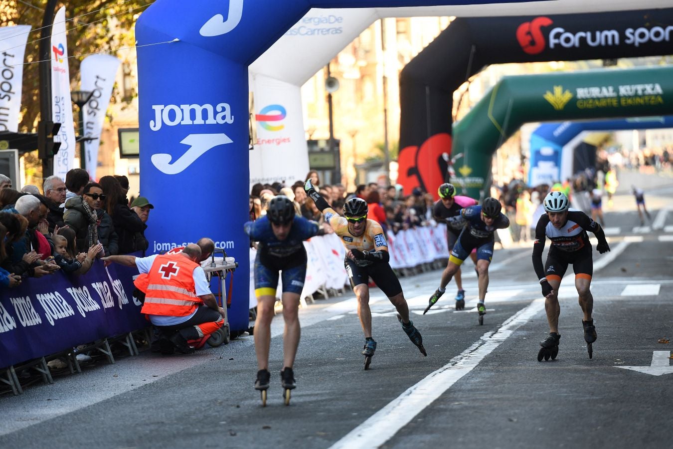 Las imágenes de la llegada a meta en el Boulevard de San Sebastián