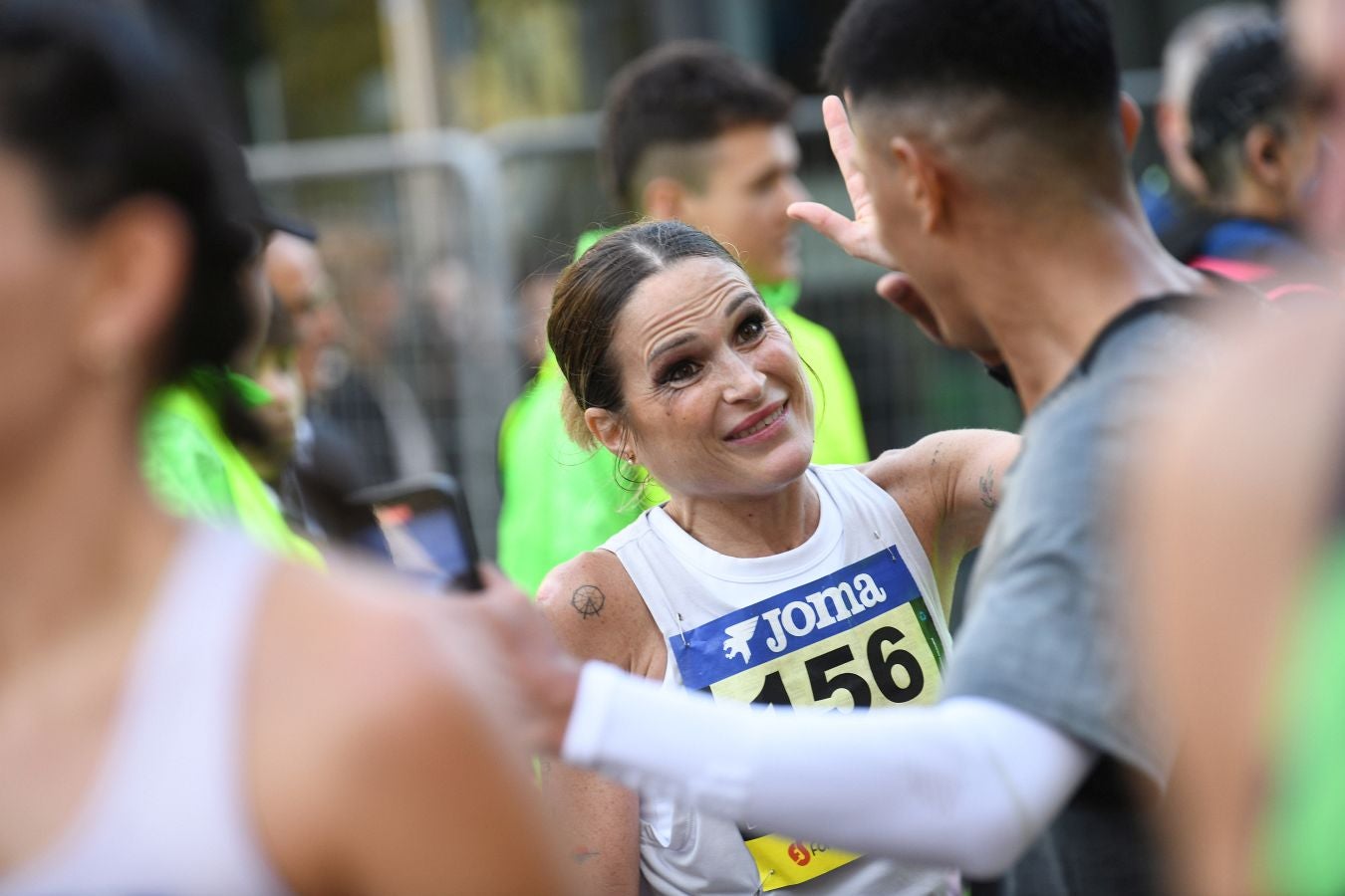 La llegada a meta de los atletas de élite: Raúl Celada y Katherine Tisalema se llevan la Behobia